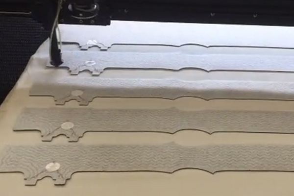 汽車加熱坐墊座椅激光切割機，讓你告別“冷板凳”