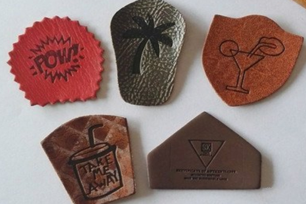 鞋面鞋材輔料雕花設(shè)備—鞋材激光雕刻機