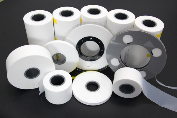 塑料薄膜裁切設(shè)備—激光膜切機